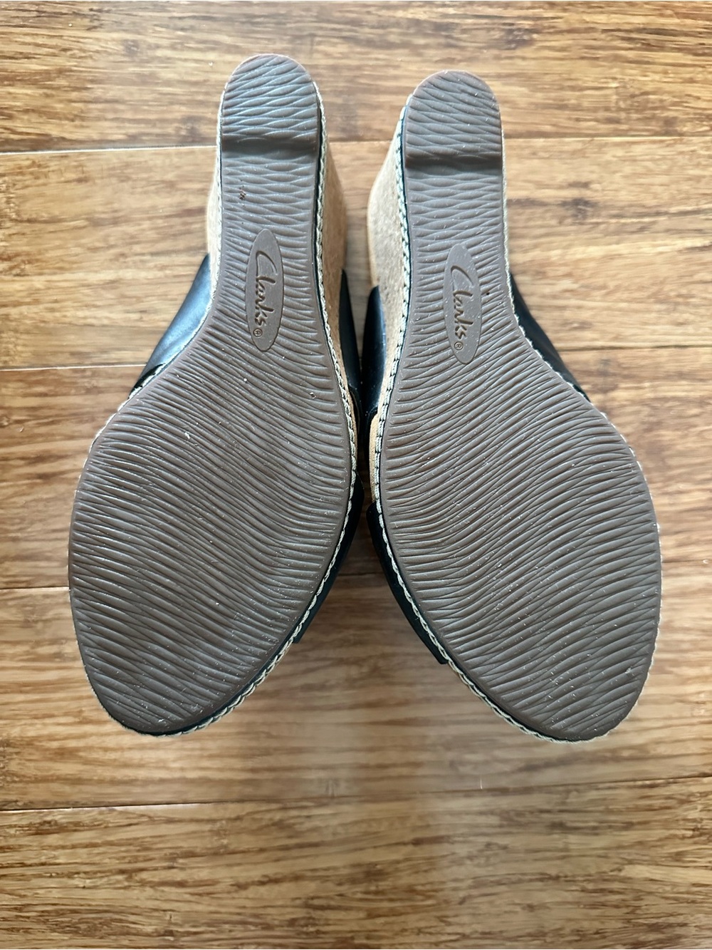 Clarks Black Open-Toe Slide wedge heel - Picture 6 of 6